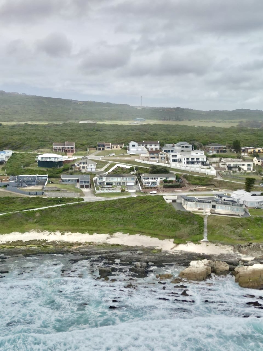 5 Bedroom Property for Sale in Seaview Eastern Cape